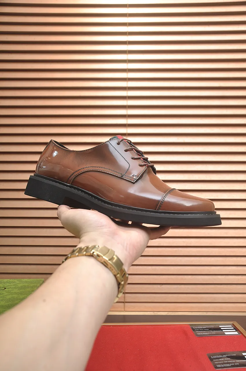 Men's shoes💰540💶Italy's top luxury men's shoe giant (GUCCI) (Gucci) (full cowhide lining) new arrival🍃Original European style🔰 Pleasant to the eye😍In order to make the shoes more durable and non-deformable🌀The production continues to follow traditional methods but there is still no lack of innovation💪Choose original sheepskin for the leather♻️ Smooth and natural And extra bright ⭐Made of imported cowhide, the first choice of rich people 38-45 (45 customized)